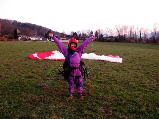 Paragliding: A Four-Dimensional TV Experience